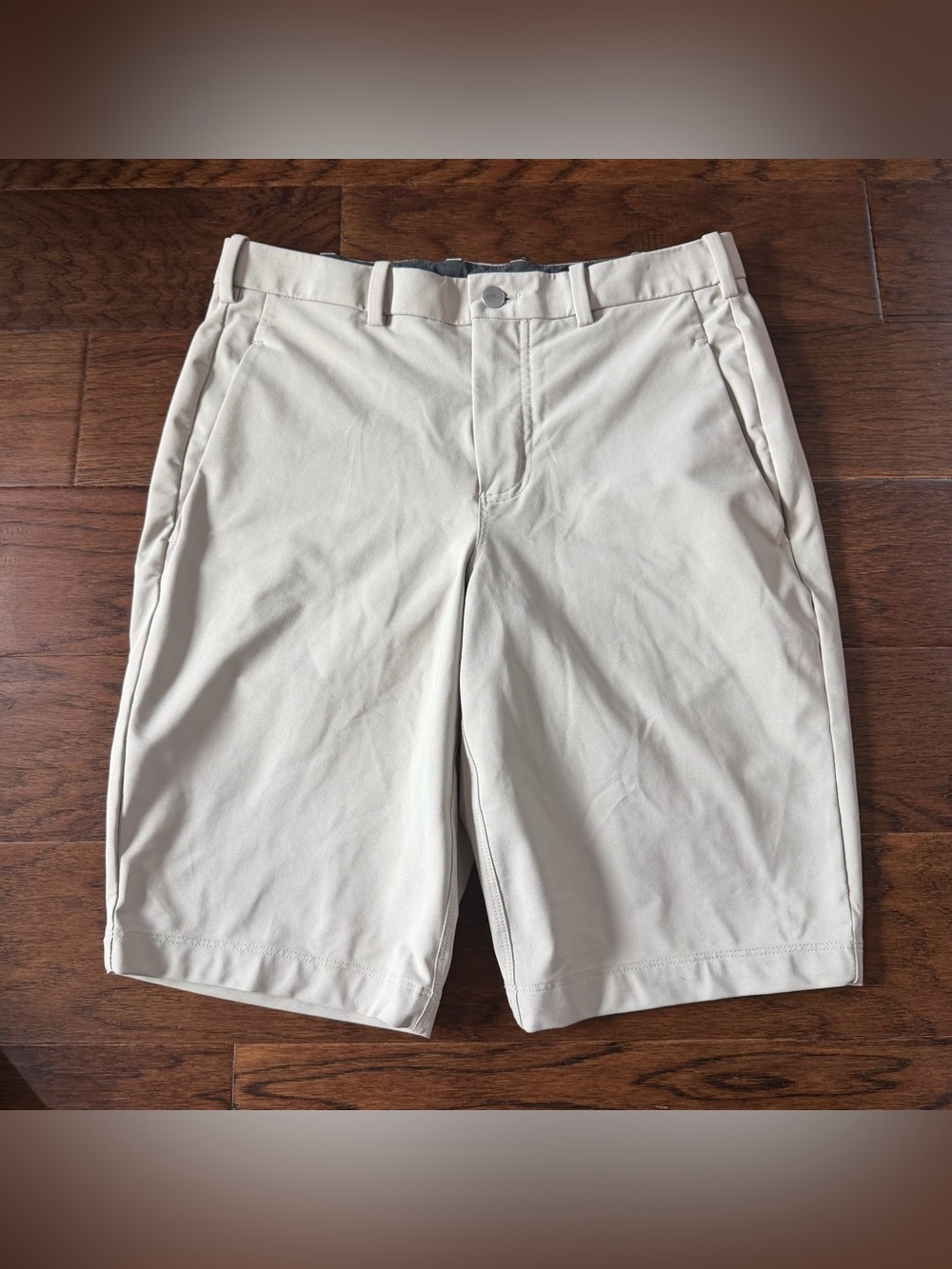 Lululemon Commission Shorts Mens 32 Khaki Tan 11” Inseam Chino Golf Performance